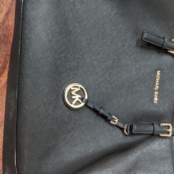 Michael Kors all black leather bag - Picture 6 of 9